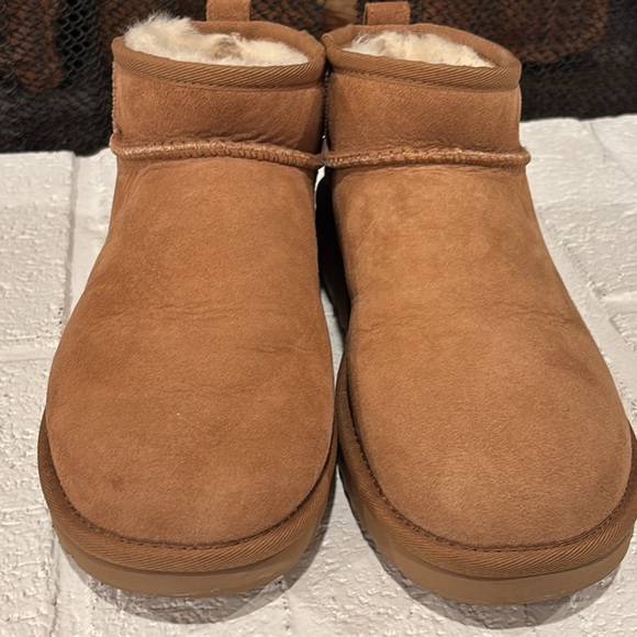 Mini UGG Boots - Women’s 8 - Chestnut - WORN ONCE - Like New! - Picture 7 of 10